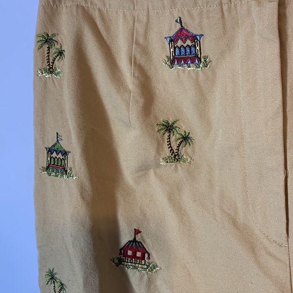 Vintage Talbots petites embroidered novelty tiki khaki wide leg capri? pant 10 - Picture 2 of 11